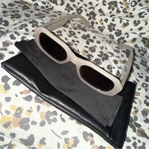 Stylish Cream Sunglasses with Black Lenses